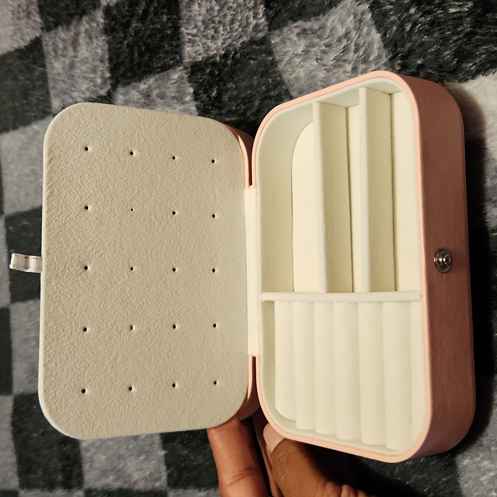Mini pink travel jewelry case - Picture 2 of 7